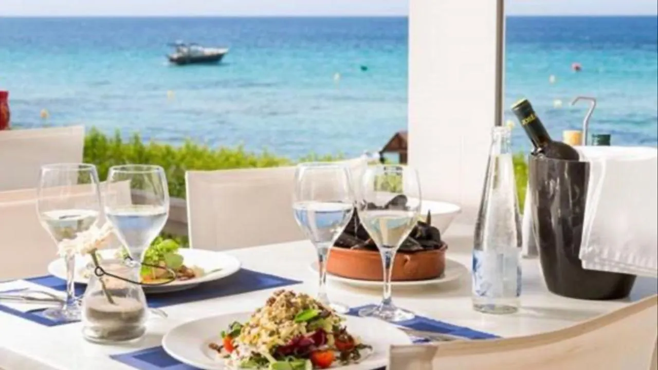 Mi Capricho Beachfront- 3-7 Apartment With Sea Views Sitio de Calahonda